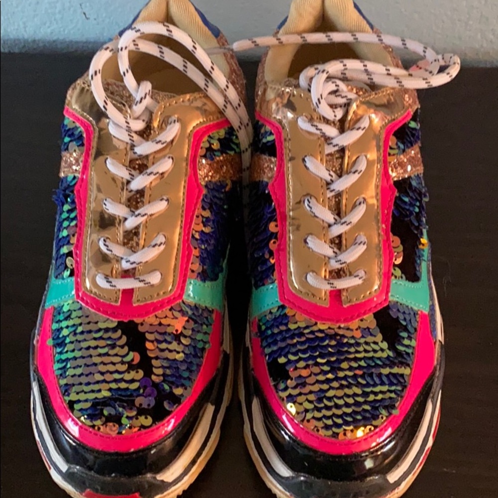 Sneakers